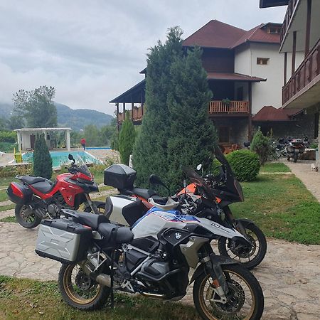 ベラネ Etno Selo Vrelo & Campingゲストハウス エクステリア 写真