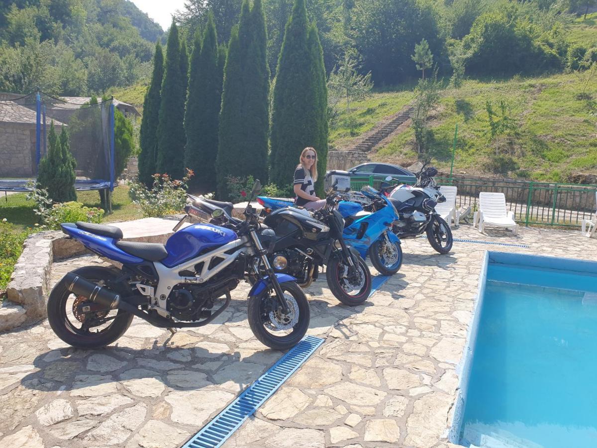 ベラネ Etno Selo Vrelo & Campingゲストハウス エクステリア 写真