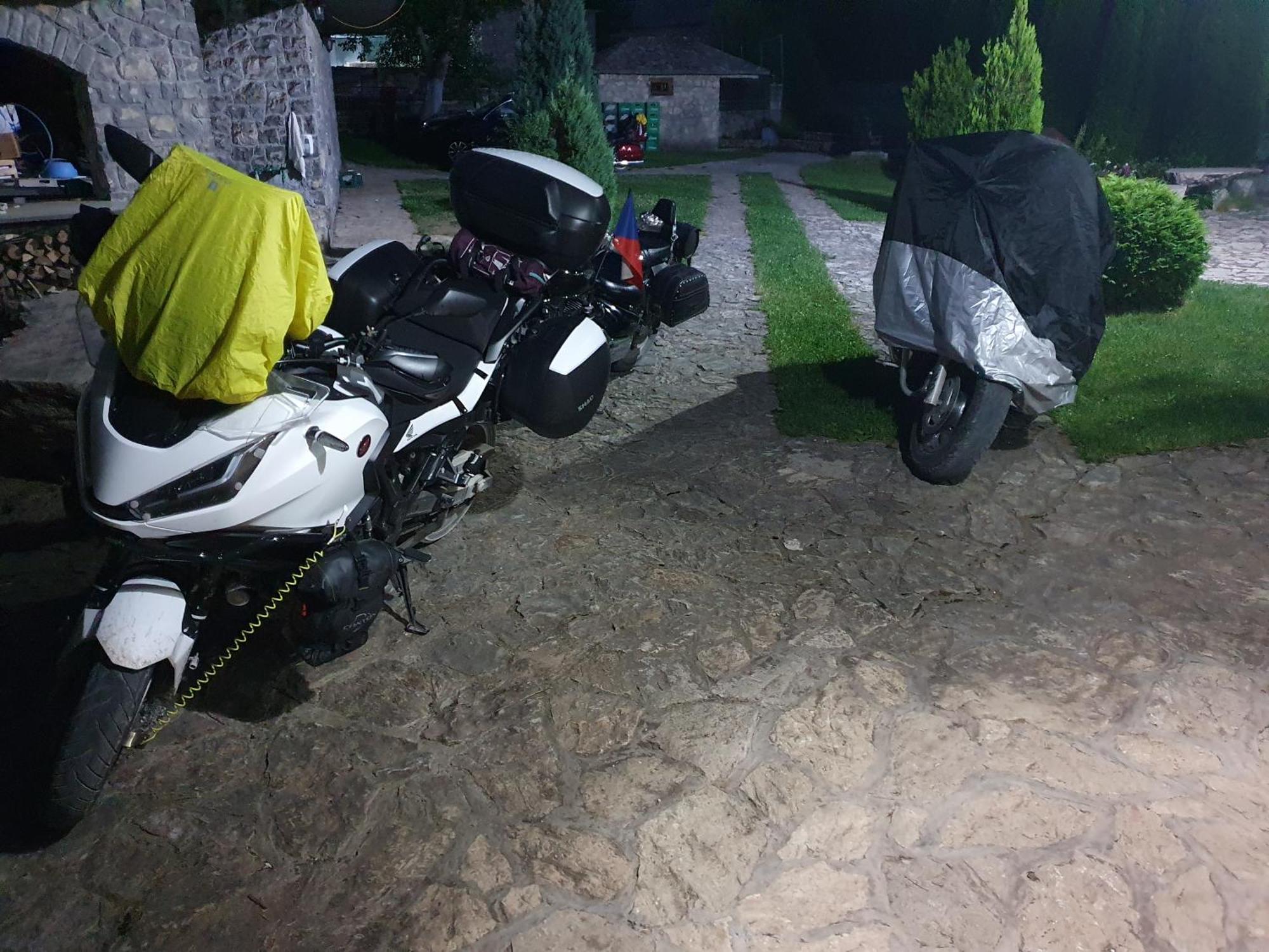 ベラネ Etno Selo Vrelo & Campingゲストハウス エクステリア 写真