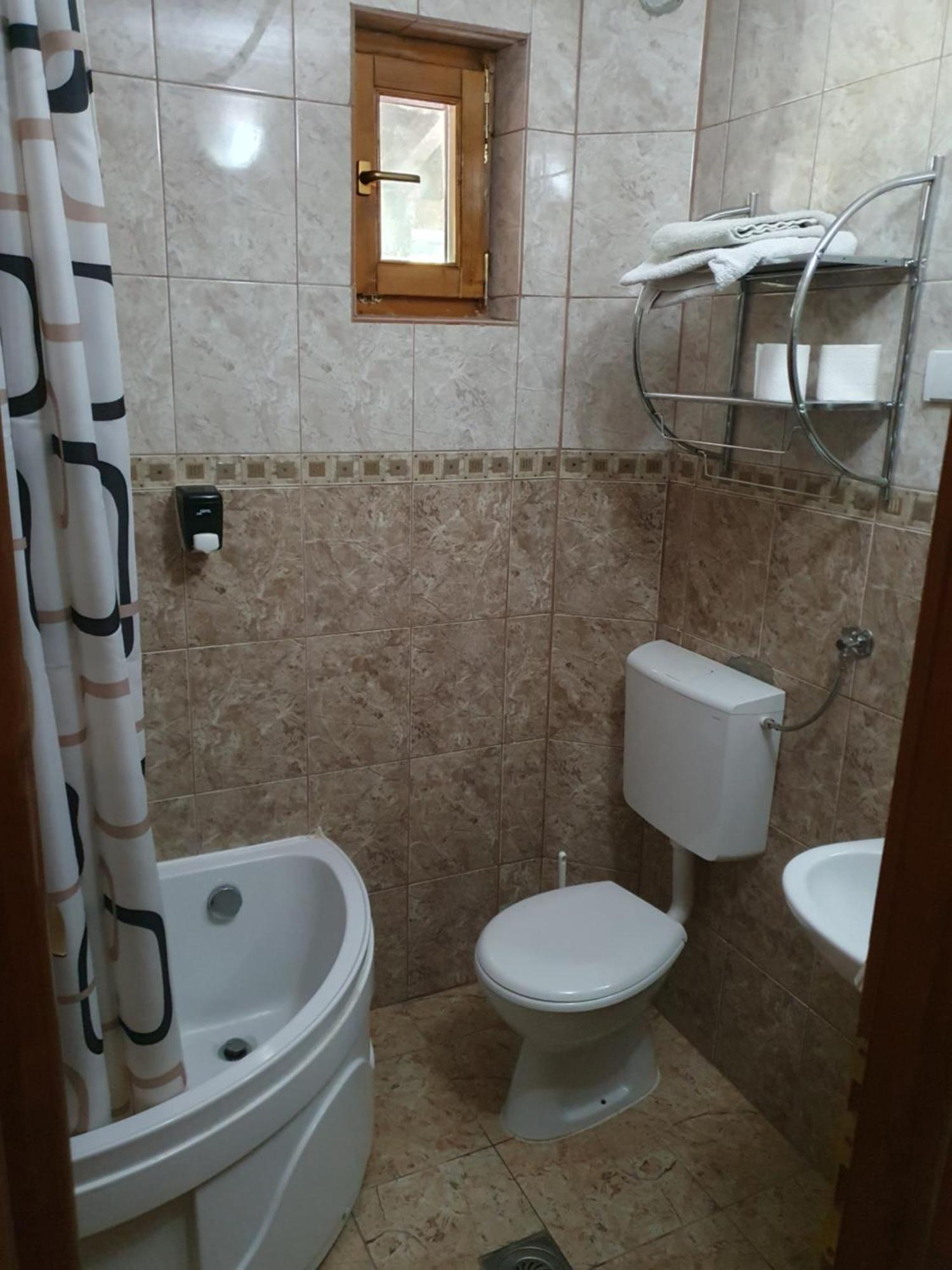 ベラネ Etno Selo Vrelo & Campingゲストハウス エクステリア 写真