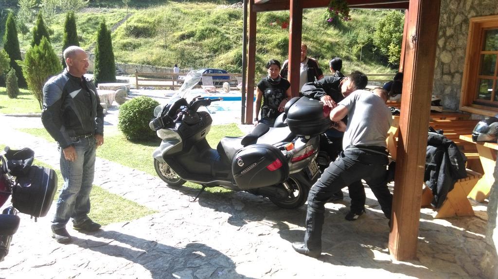 ベラネ Etno Selo Vrelo & Campingゲストハウス エクステリア 写真